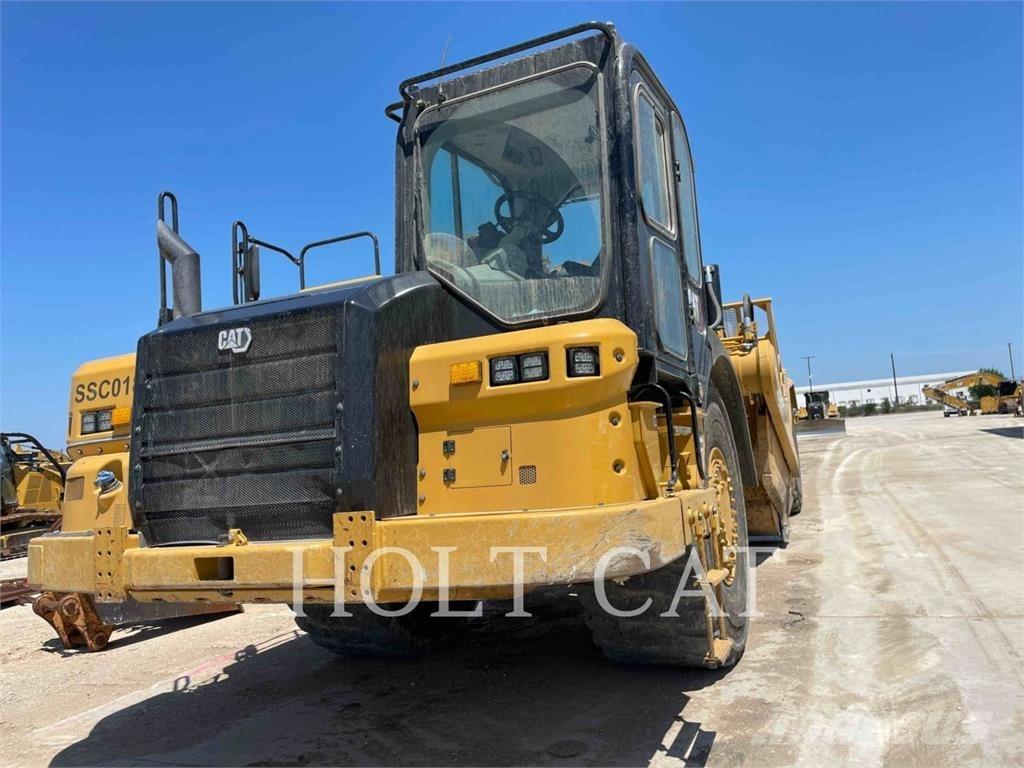 CAT 621 Scrapers