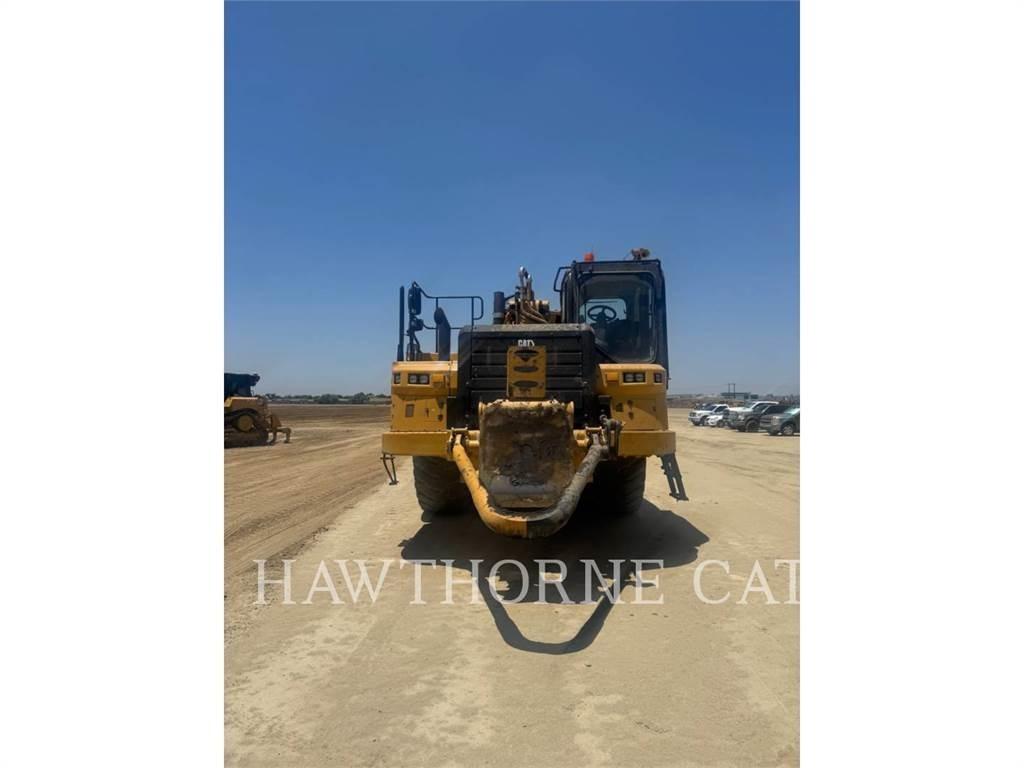 CAT 657 Scrapers