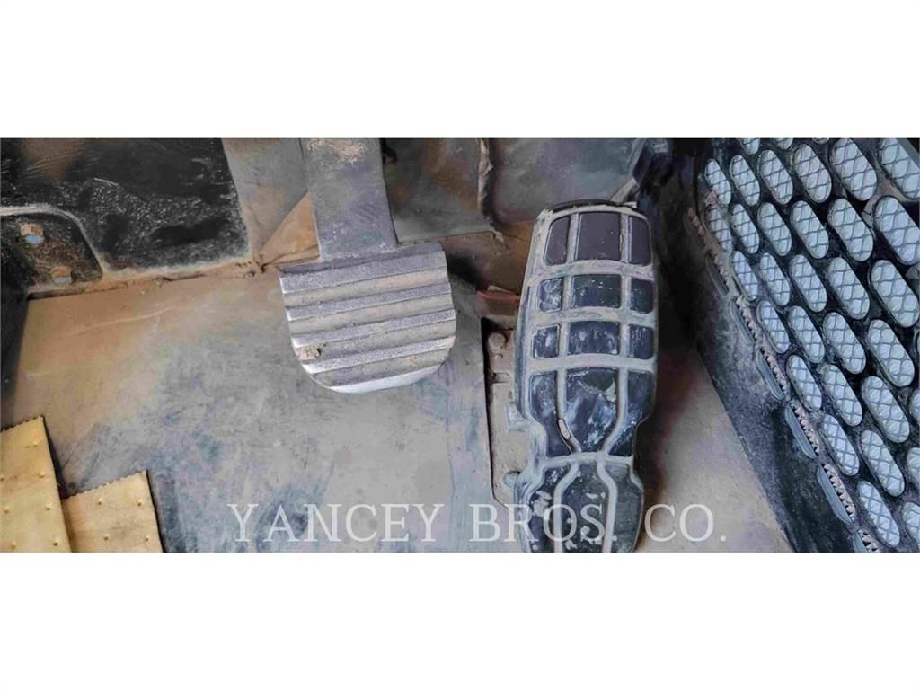 CAT 725 WT Articulated Dump Trucks (ADTs)