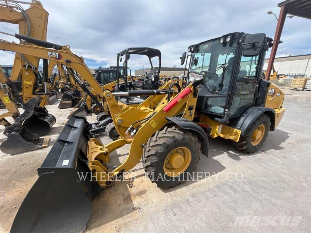 CAT 906 Wheel Loaders