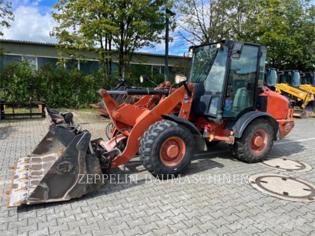 CAT 906H Wheel Loaders