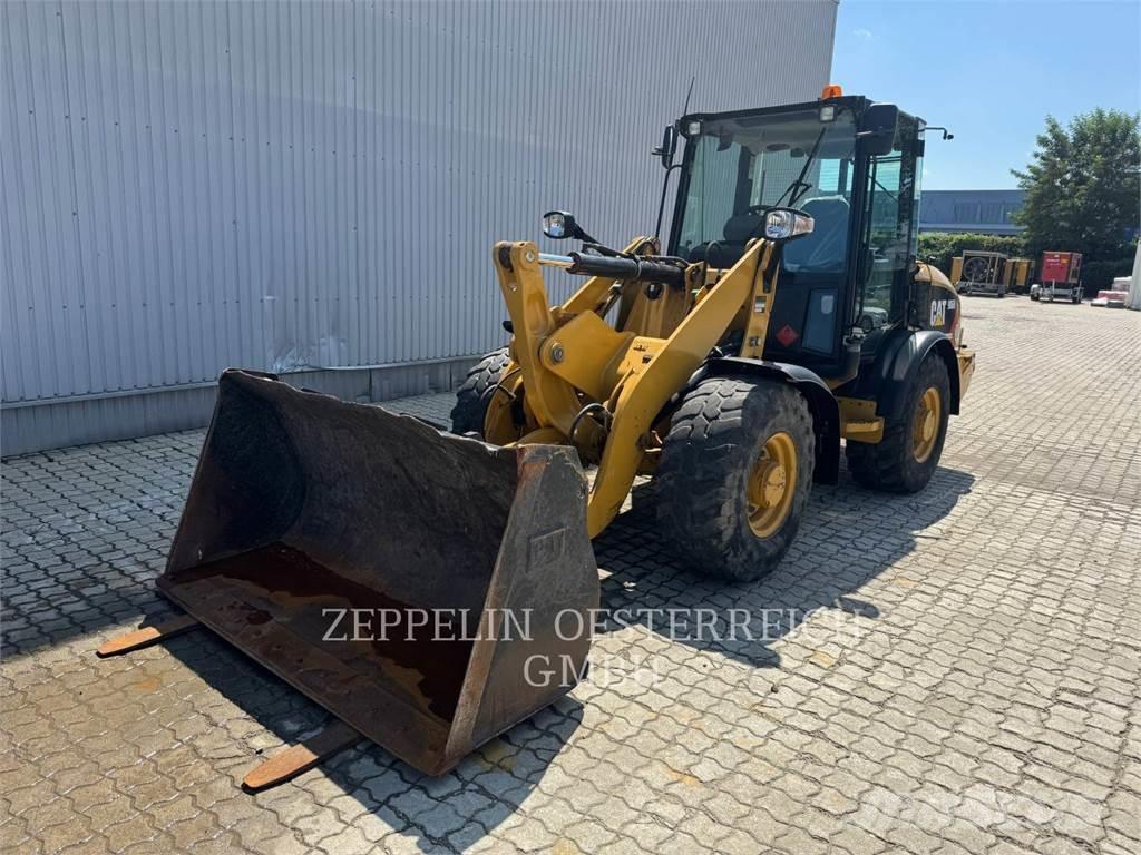 CAT 906H2 Wheel Loaders