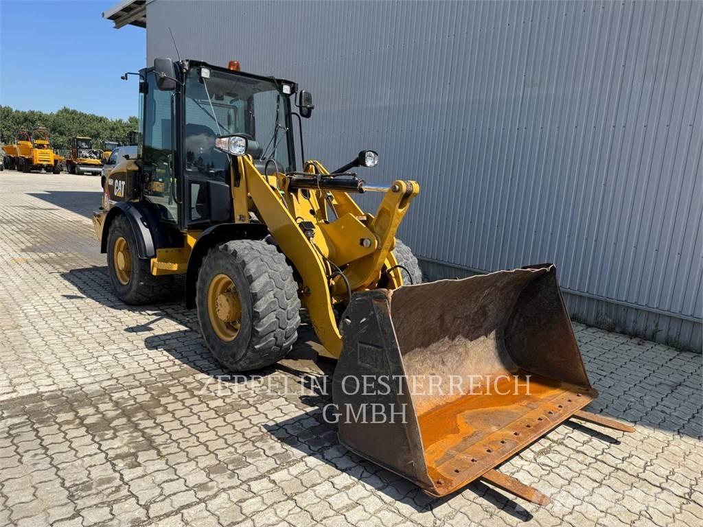 CAT 906H2 Wheel Loaders