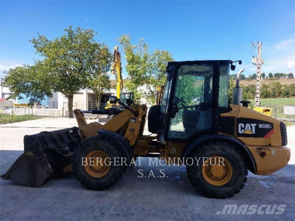 CAT 906H2 Wheel Loaders