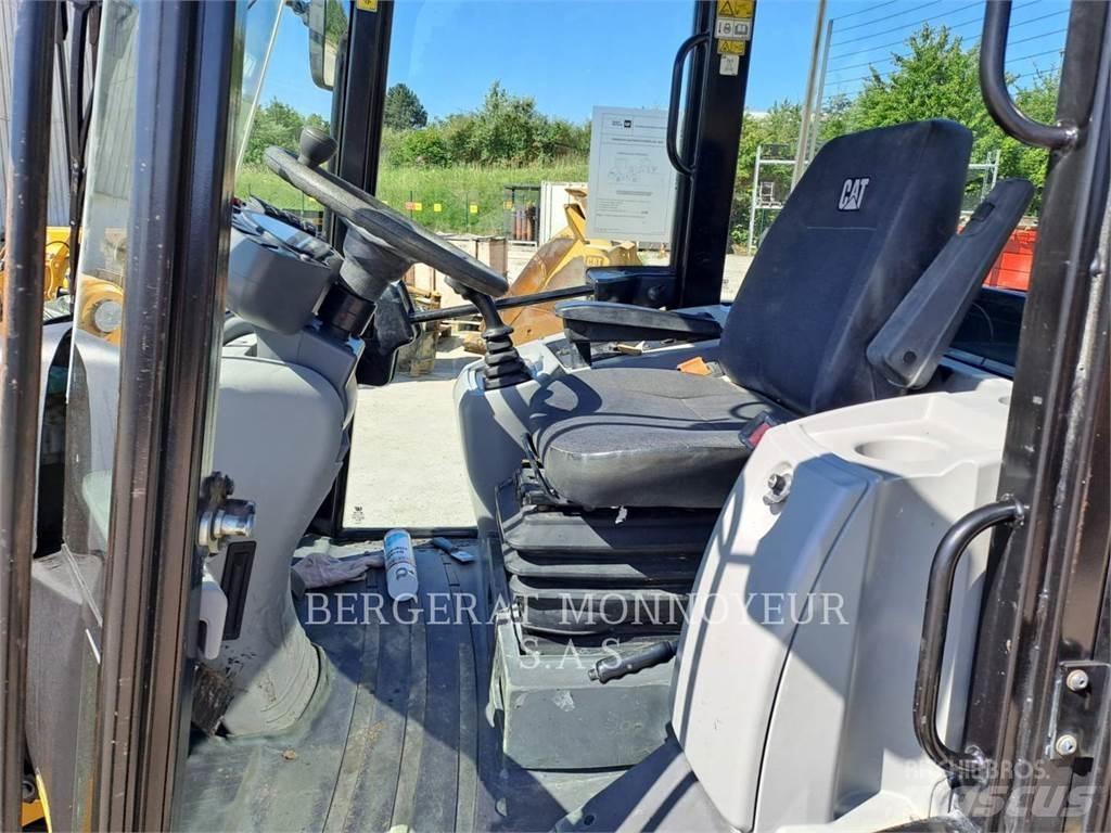 CAT 906M Wheel Loaders