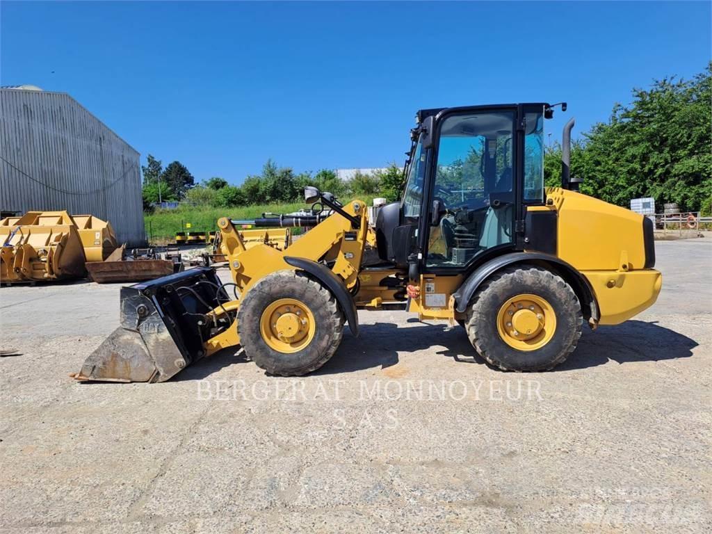 CAT 906M Wheel Loaders