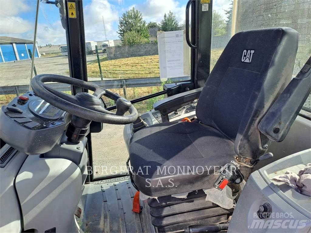 CAT 906M Wheel Loaders