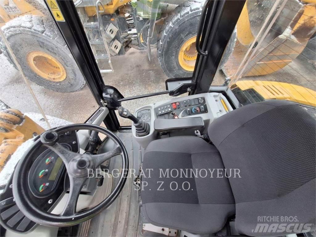 CAT 906M Wheel Loaders