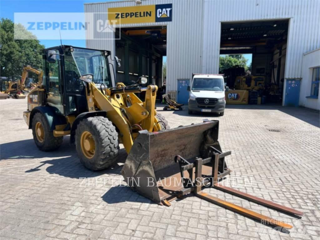 CAT 906M Wheel Loaders