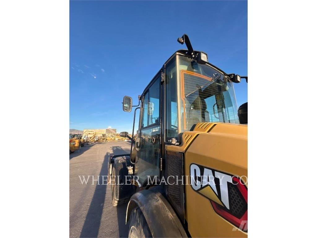 CAT 906M Wheel Loaders