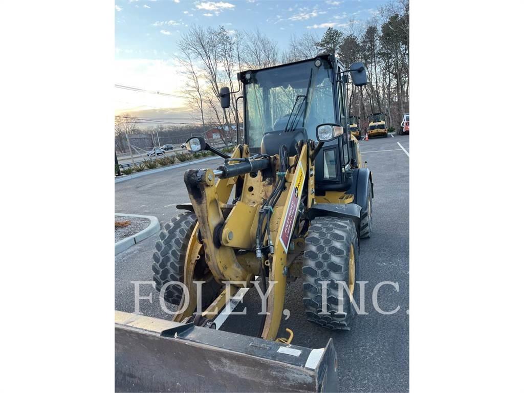 CAT 907M Wheel Loaders