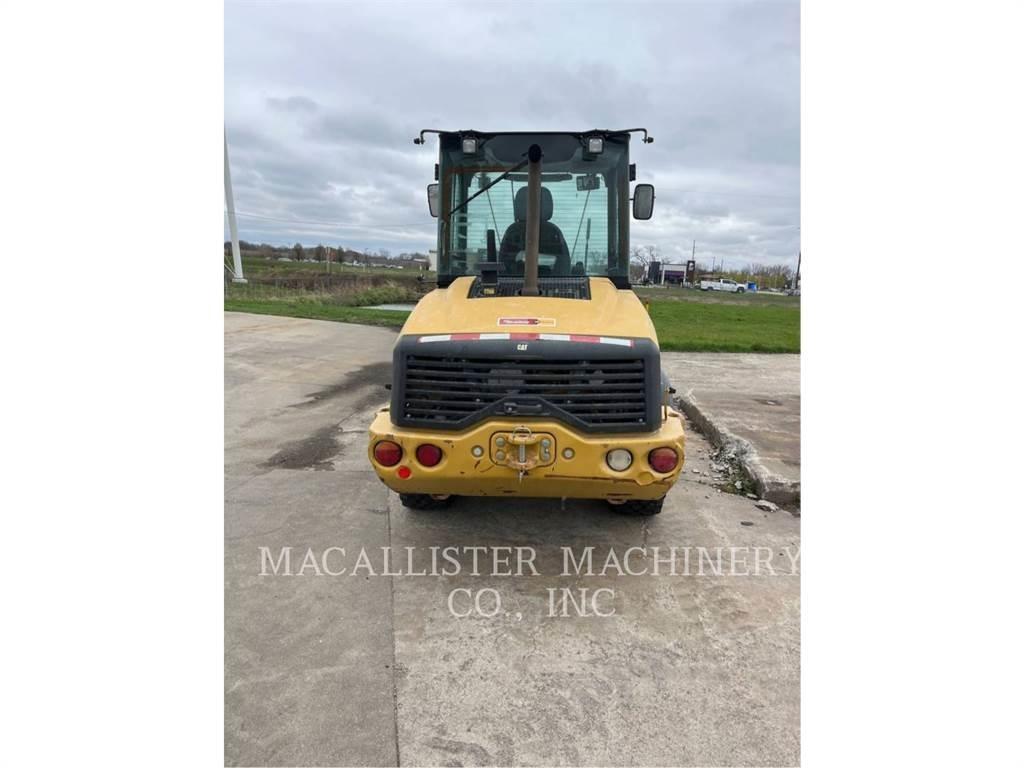 CAT 907M Wheel Loaders
