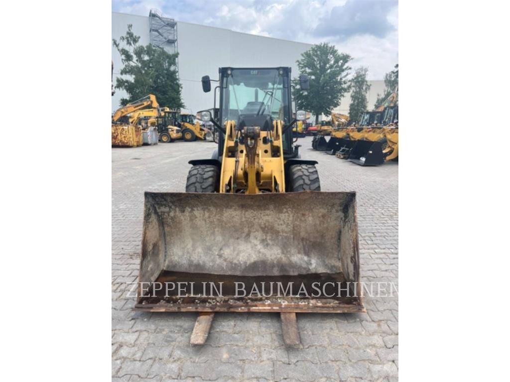 CAT 907M Wheel Loaders