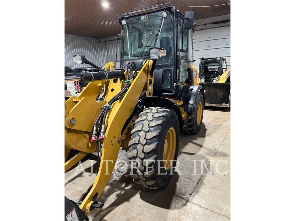 CAT 908M Mini Loader