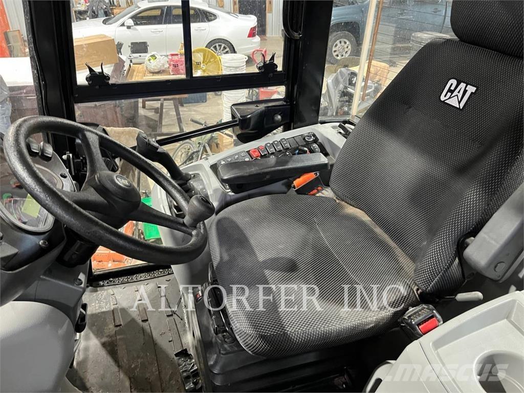 CAT 908M Mini Loader