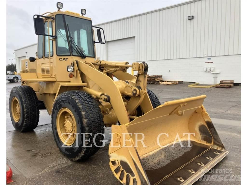 CAT 916 Wheel Loaders