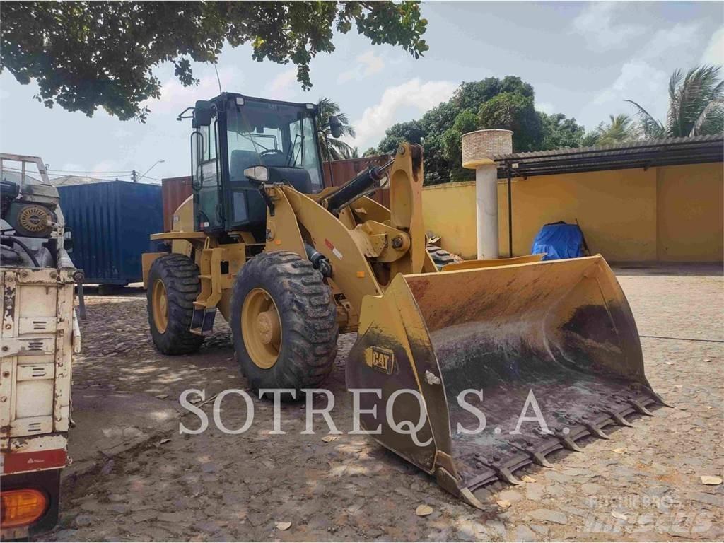 CAT 920 Wheel Loaders
