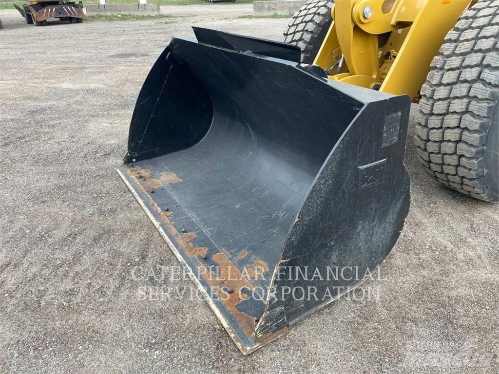 CAT 920 Wheel Loaders