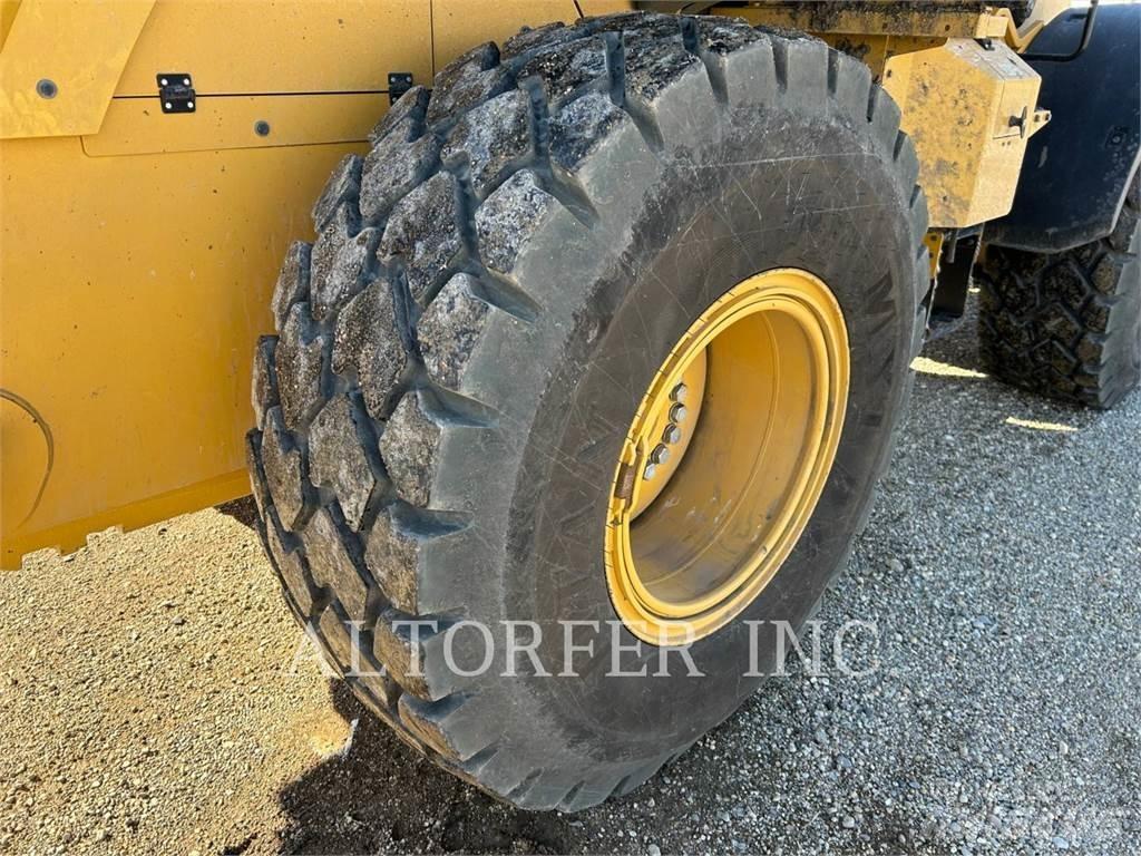 CAT 926M Wheel Loaders