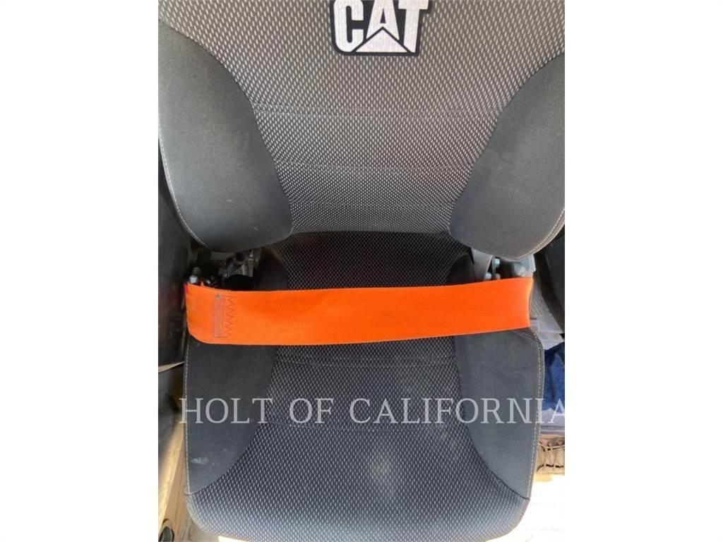CAT 930 Wheel Loaders
