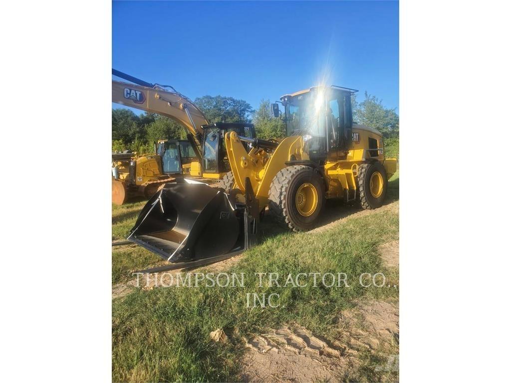 CAT 930 Wheel Loaders