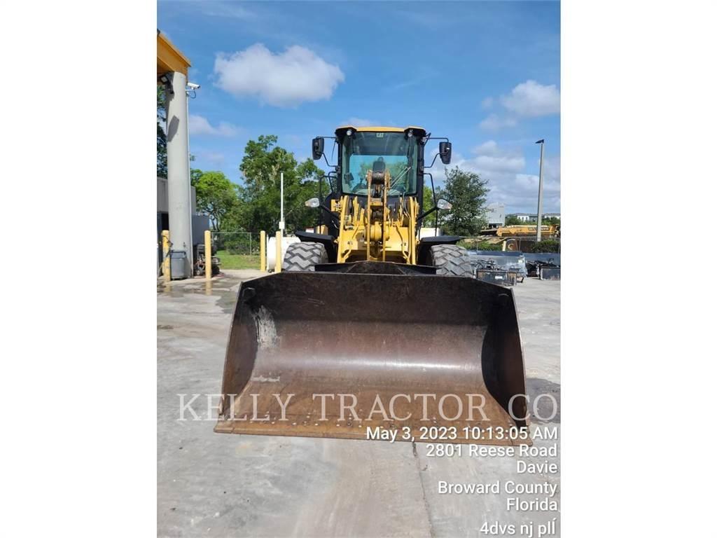 CAT 930M Wheel Loaders