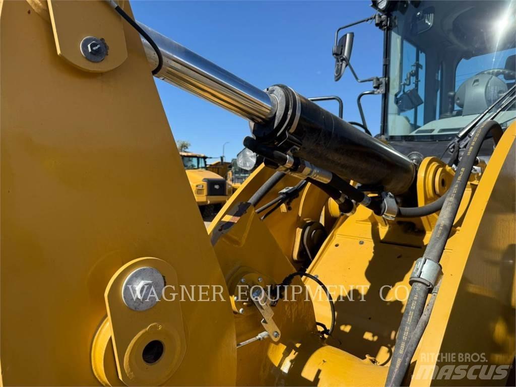 CAT 930M Wheel Loaders
