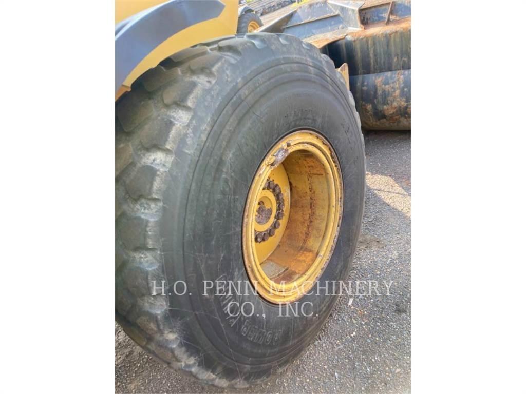 CAT 930M Wheel Loaders