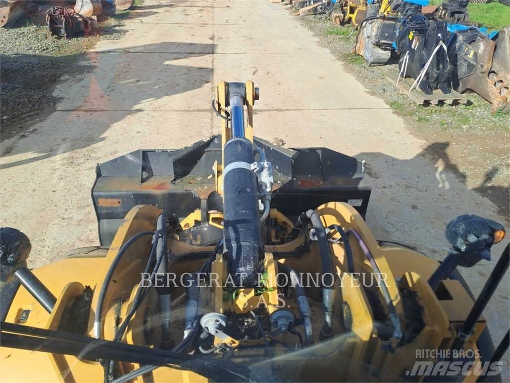 CAT 930M Wheel Loaders
