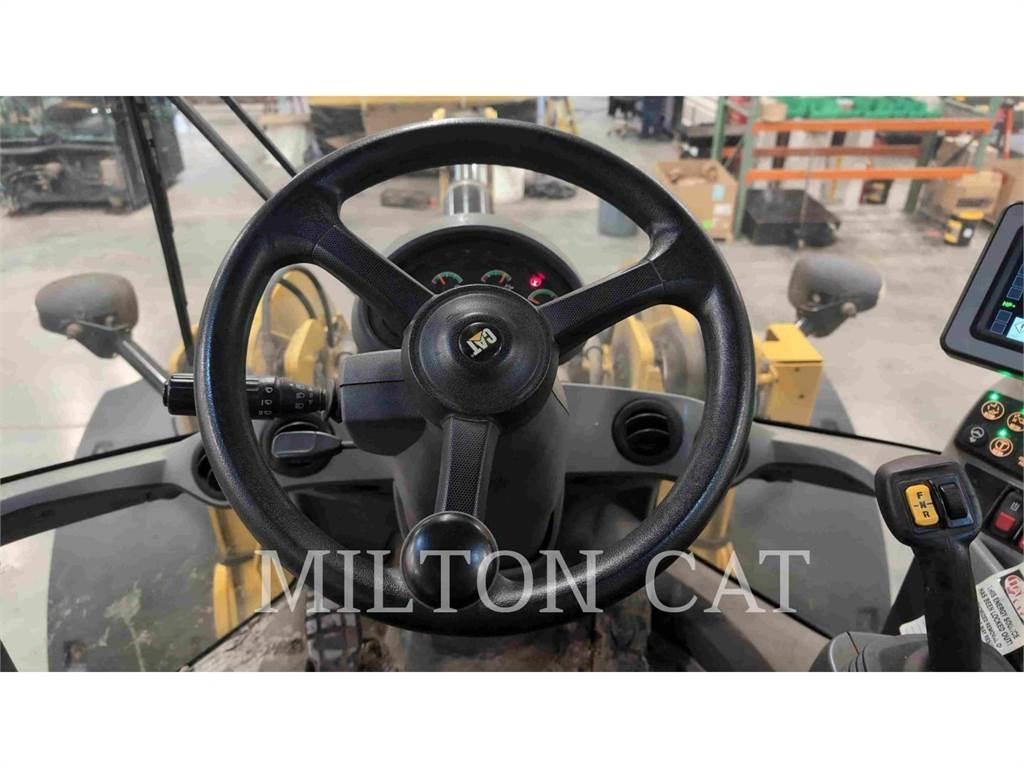 CAT 930M Wheel Loaders