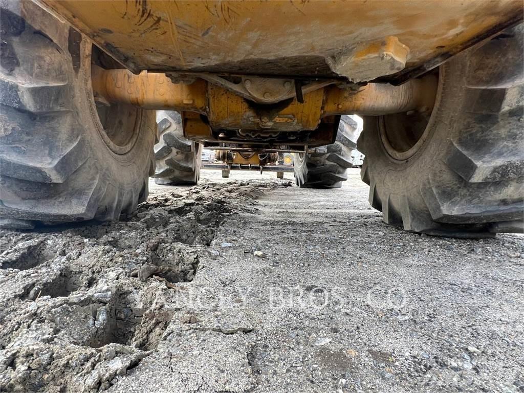 CAT 930M Wheel Loaders
