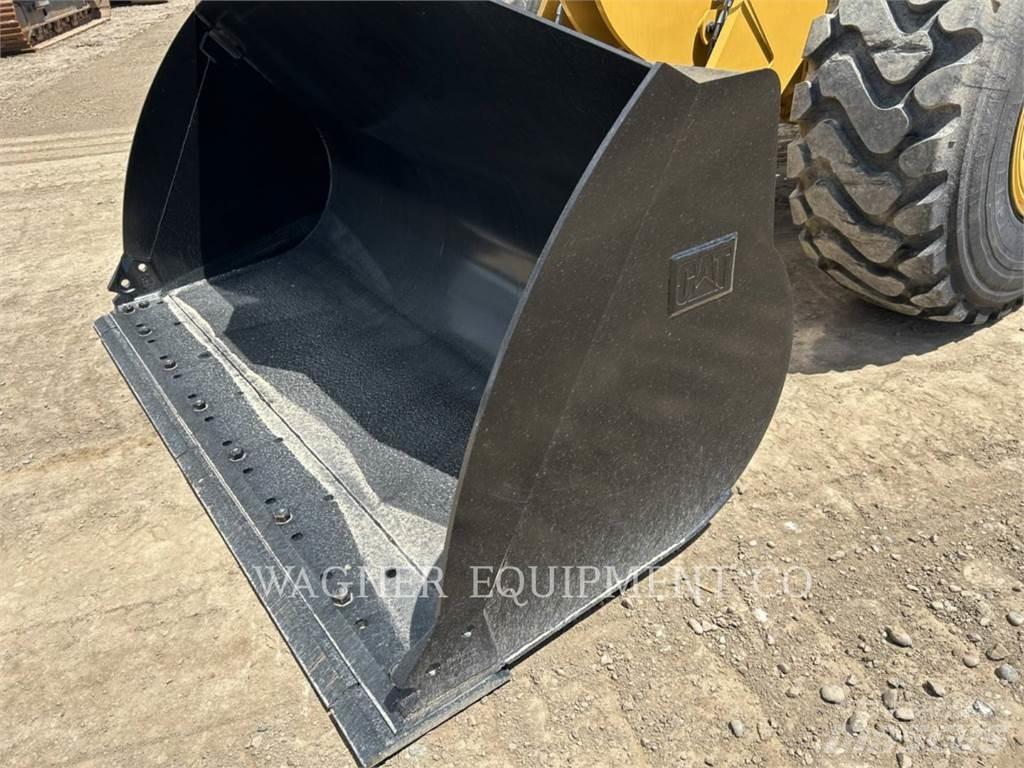 CAT 930M Wheel Loaders