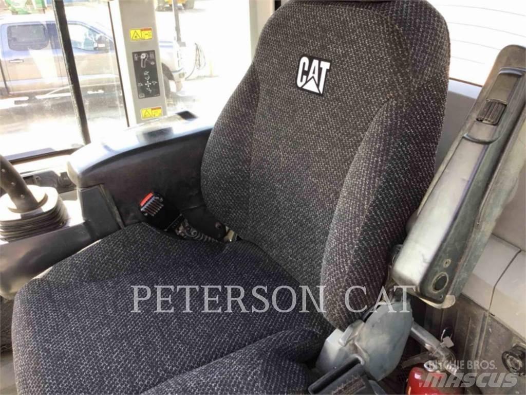 CAT 930M Wheel Loaders