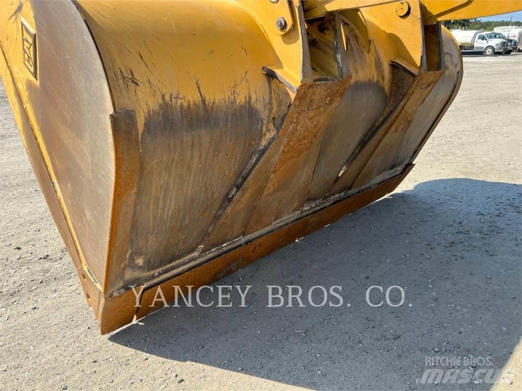 CAT 930M Wheel Loaders