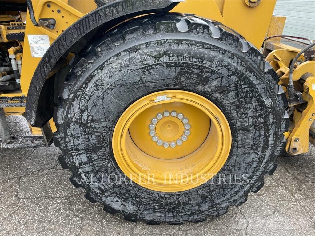 CAT 930M Wheel Loaders