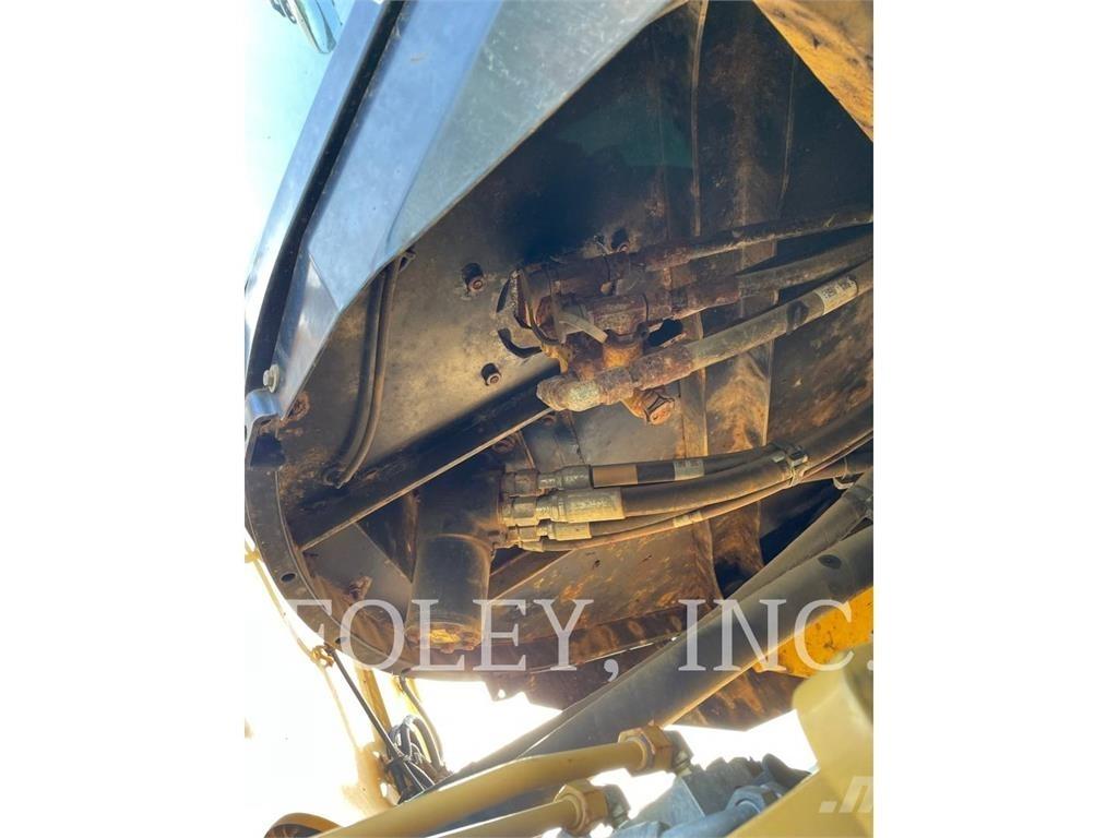 CAT 930M Wheel Loaders