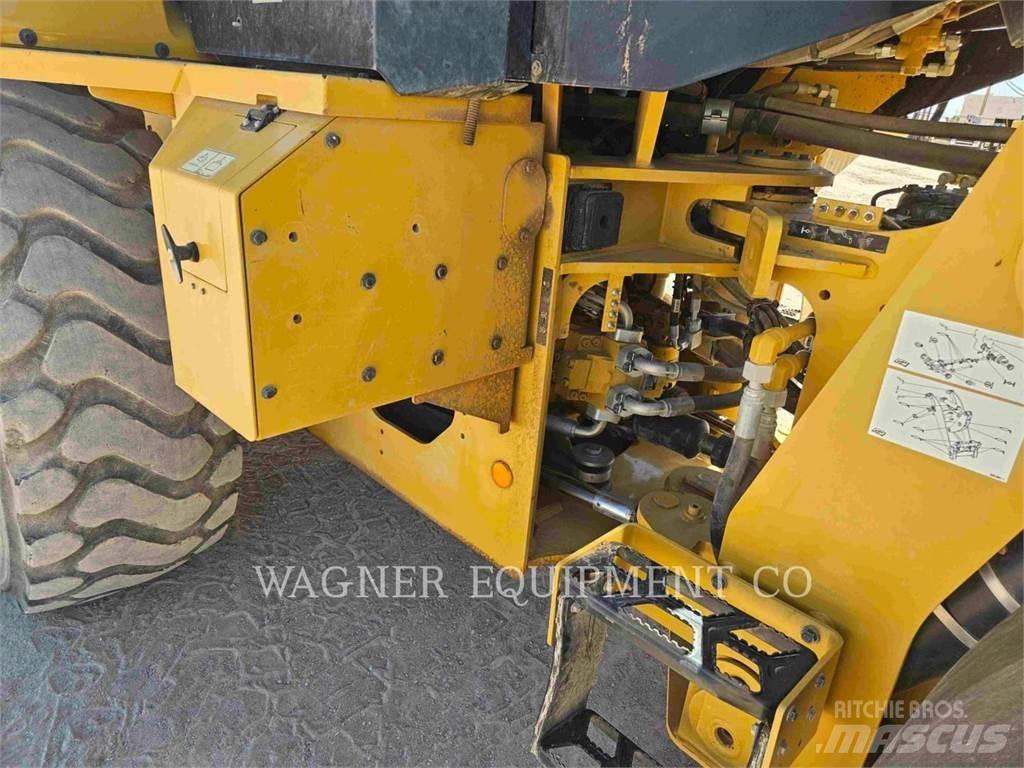 CAT 938M Wheel loaders