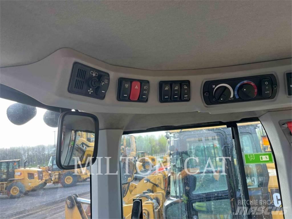 CAT 938M Wheel Loaders