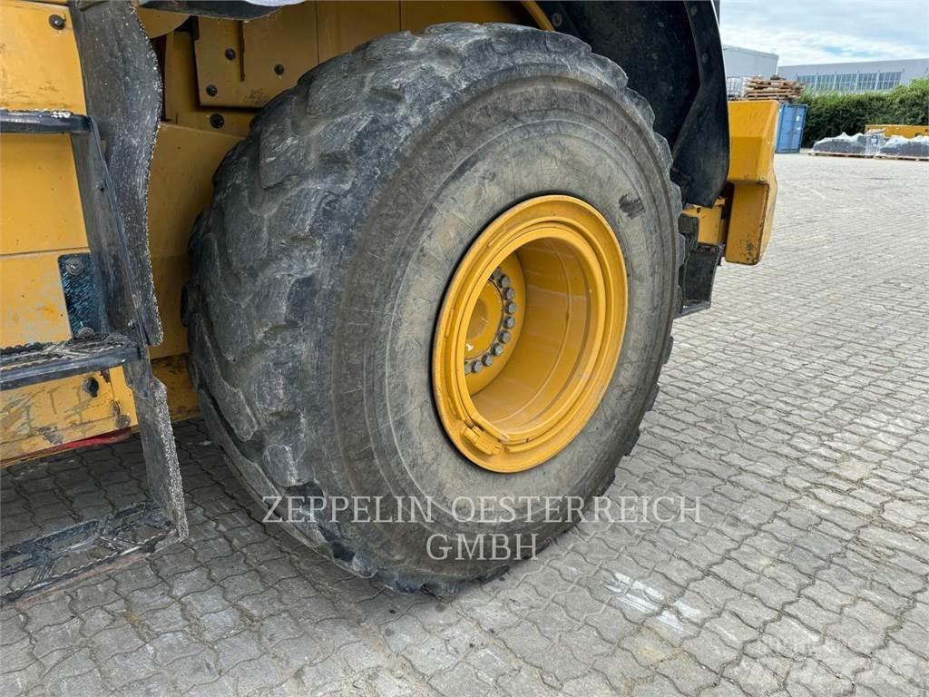 CAT 950M Wheel Loaders