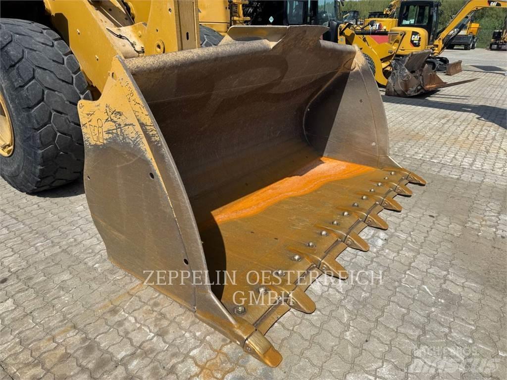 CAT 950M Wheel Loaders