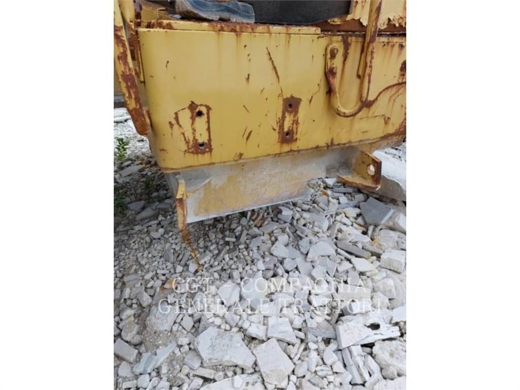 CAT 988 Wheel Loaders
