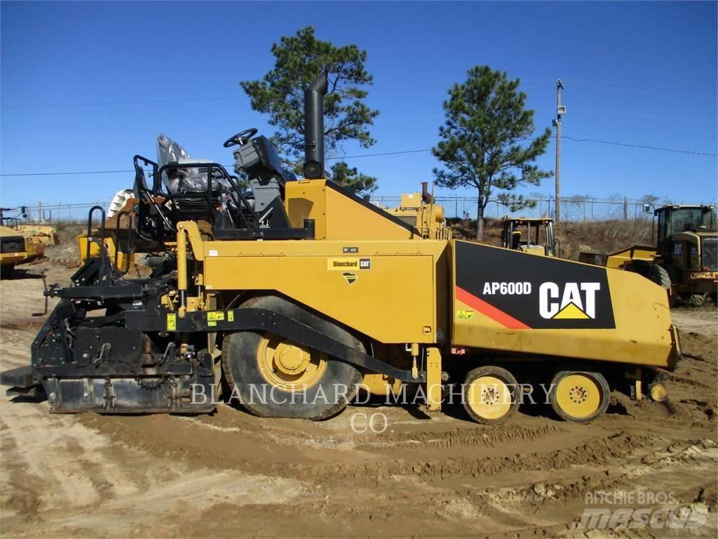 CAT AP-600D Asphalt pavers