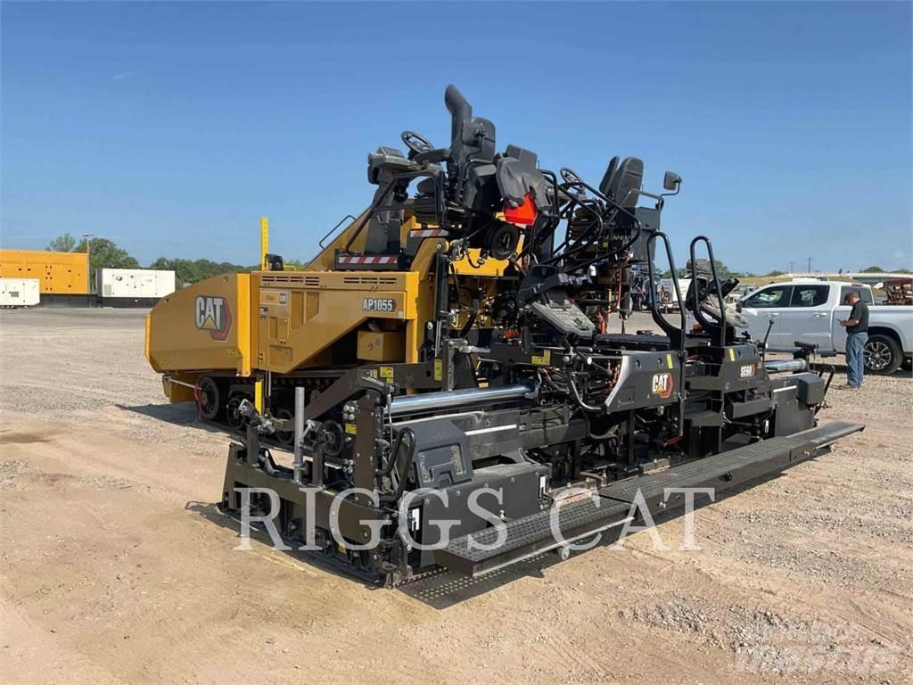 CAT AP105507 Asphalt pavers