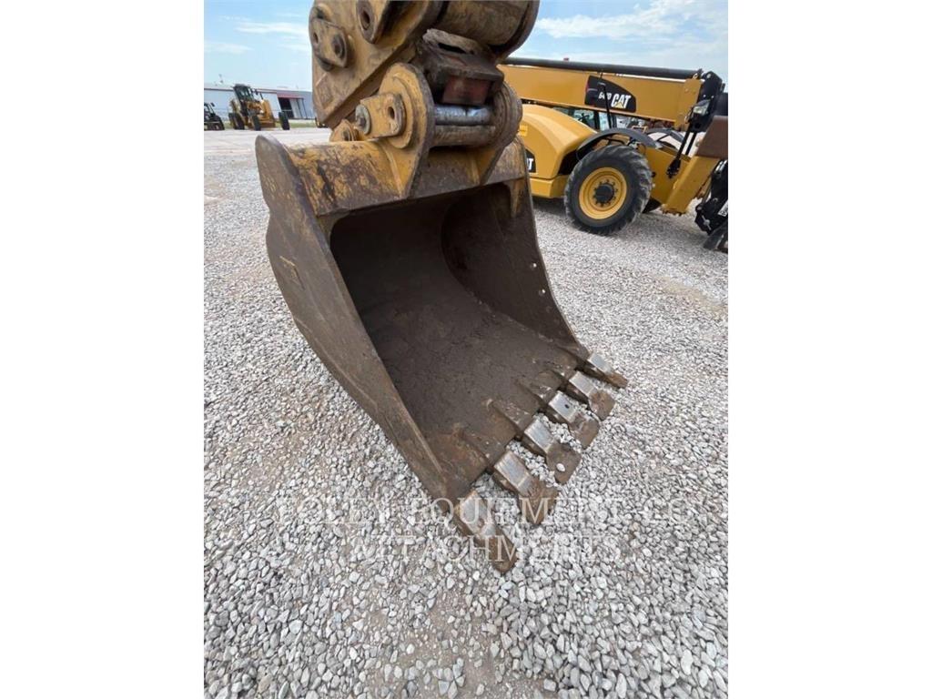 CAT BKHEXPDB38 Buckets