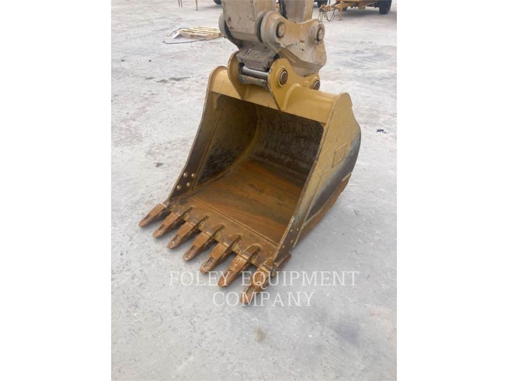 CAT BKHEXPDB48 Buckets