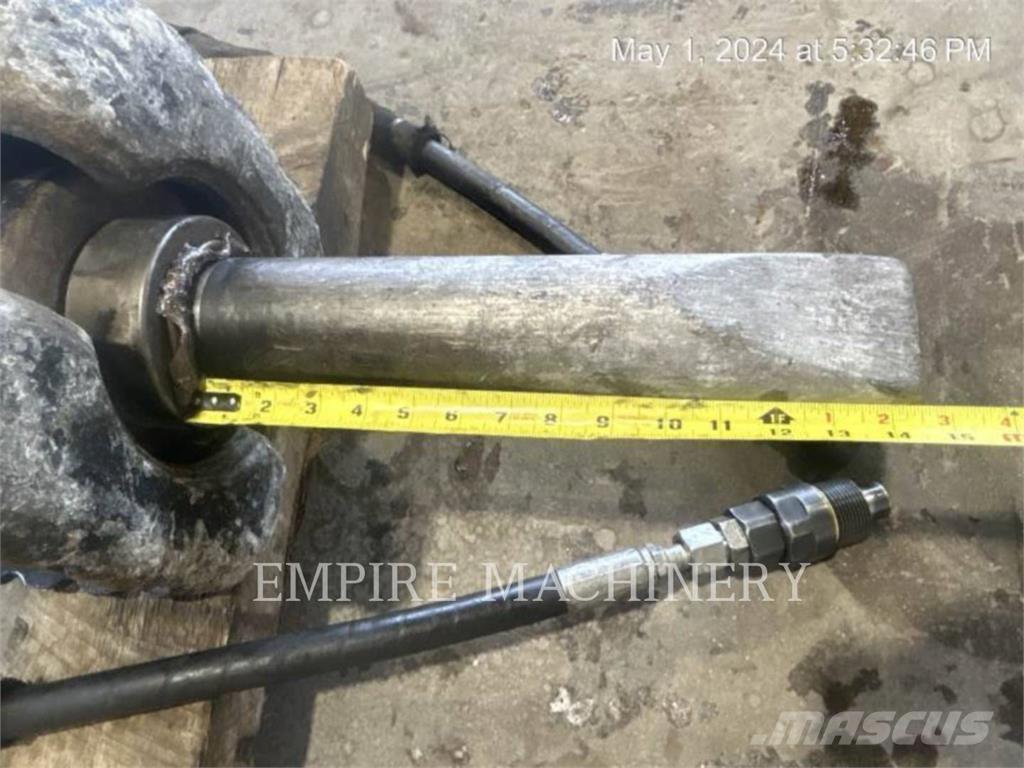 CAT BL-H80E Forks