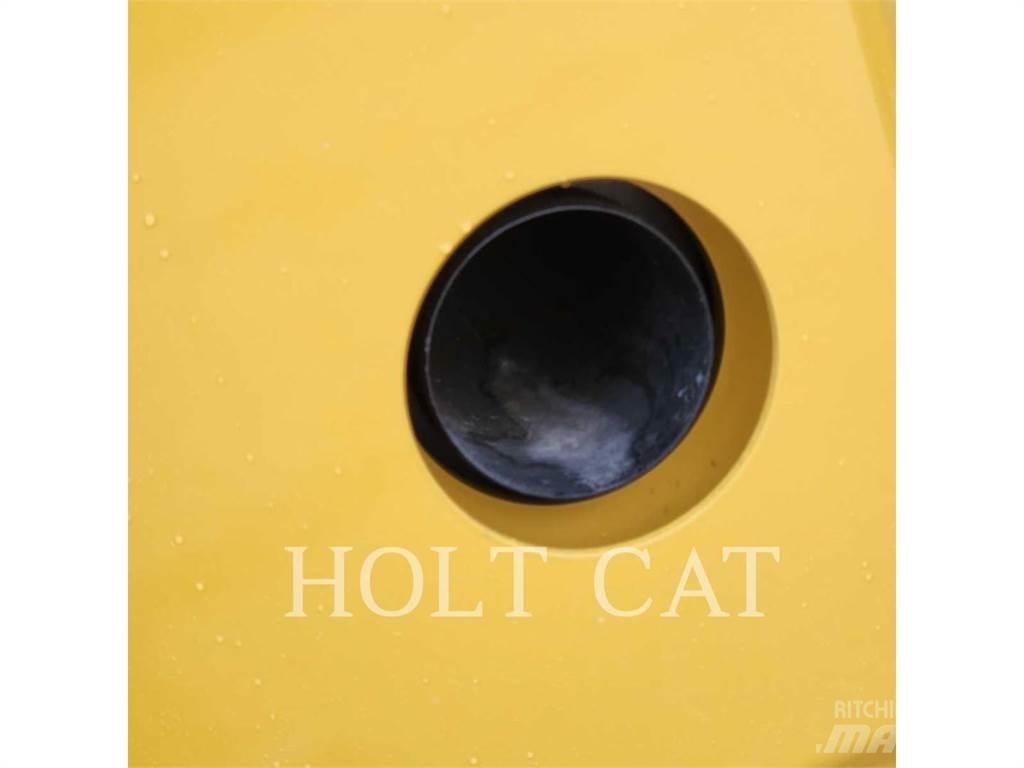 CAT CB15 Wheel Loaders