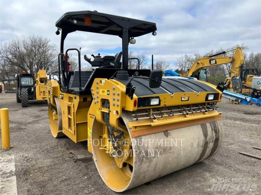 CAT CB15-01 Soil Compactors