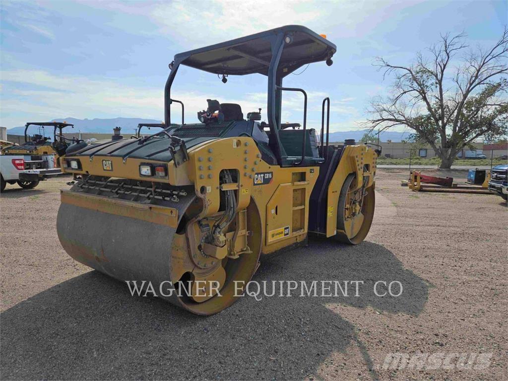 CAT CB16 Asphalt pavers