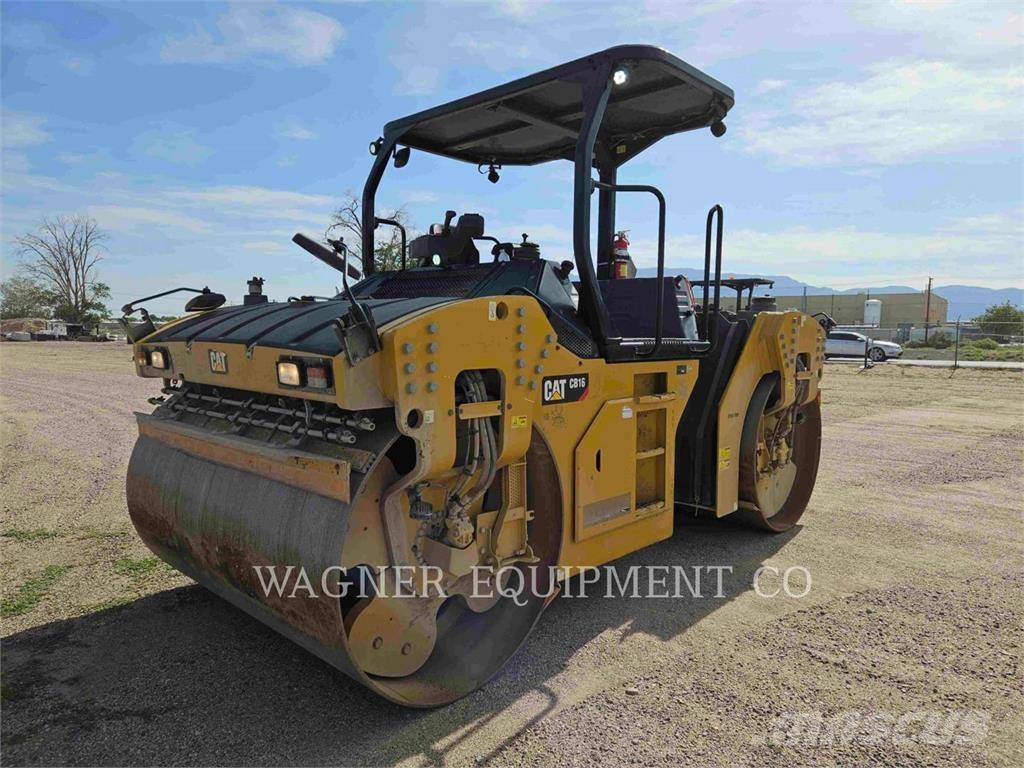 CAT CB16 Asphalt pavers